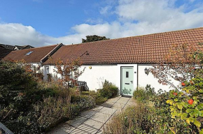 3 Bed Charming Cottage with free parking , Fibre optic broadband